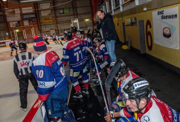 Raphael «Zasi» Zahner, Cheftrainer bei Seewen, hat sein team gut auf den Cup-Gegner EHC Olten eingestellt.